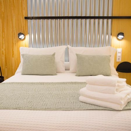 Kalidas Hostel Suites Кальдас-де-Рейес Экстерьер фото