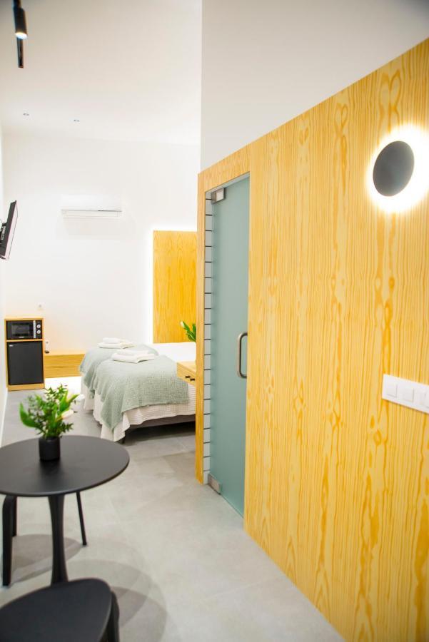 Kalidas Hostel Suites Кальдас-де-Рейес Экстерьер фото