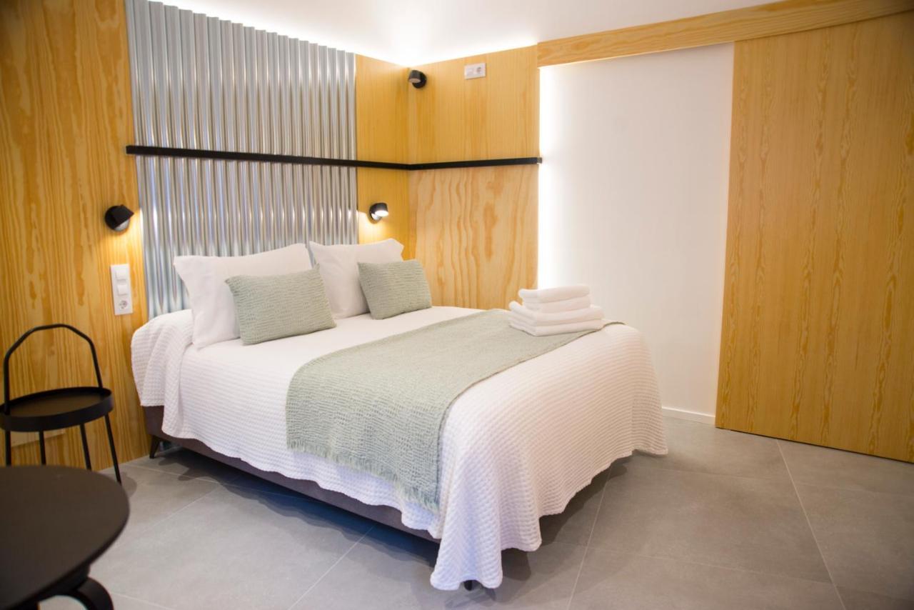 Kalidas Hostel Suites Кальдас-де-Рейес Экстерьер фото
