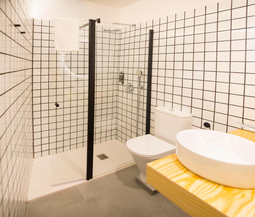 Kalidas Hostel Suites Кальдас-де-Рейес Экстерьер фото