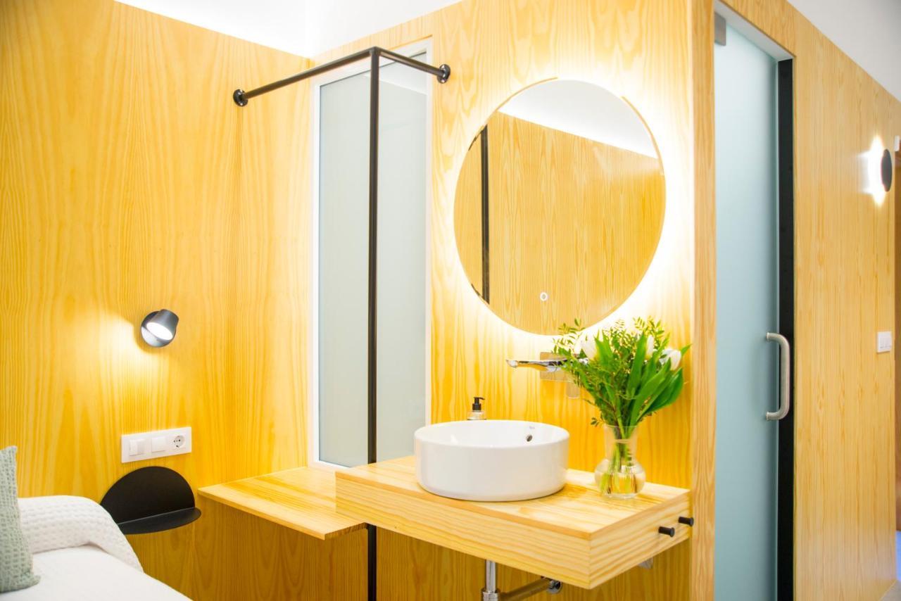 Kalidas Hostel Suites Кальдас-де-Рейес Экстерьер фото