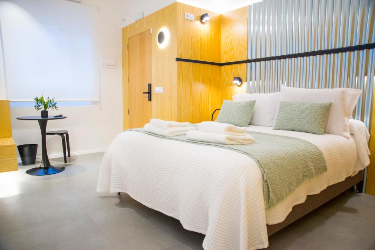 Kalidas Hostel Suites Кальдас-де-Рейес Экстерьер фото